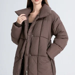 Abrigo acolchado con lazo